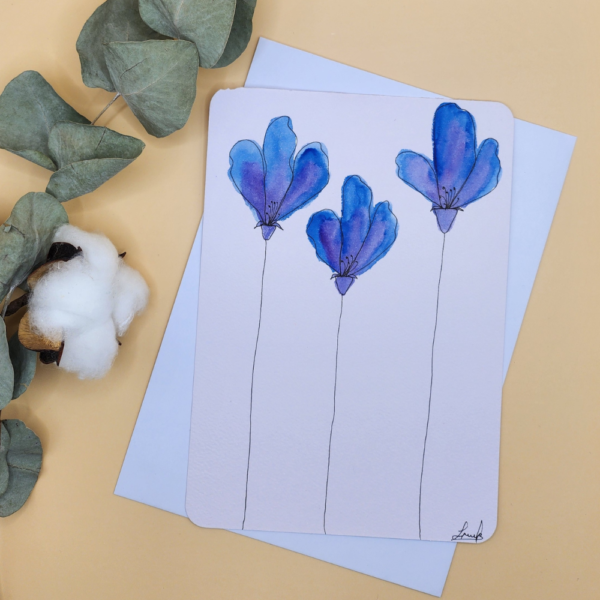 Fleurs avec dégradé de bleu en aquarelle